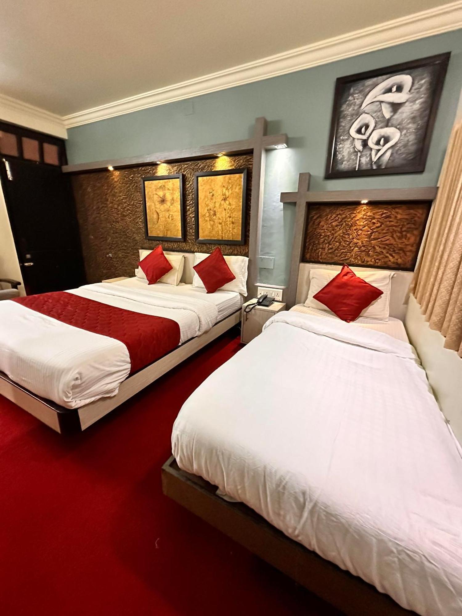 City Palace Hotel Ооти Екстериор снимка